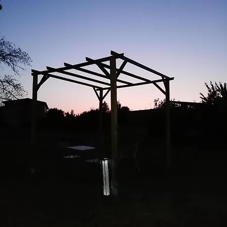 The Studio, アパート *