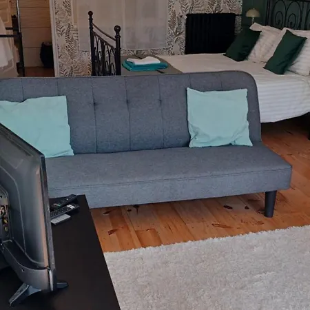 The Studio, アパート *