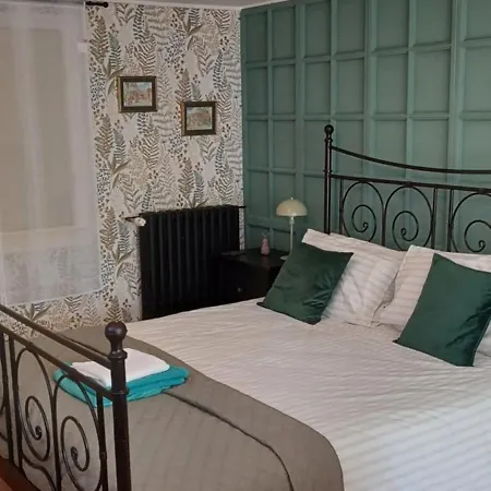 アパート The Studio, *