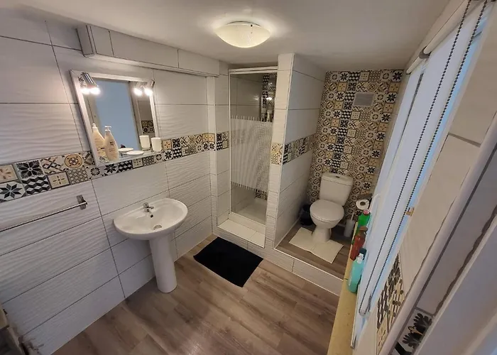 아파트 The Studio, *