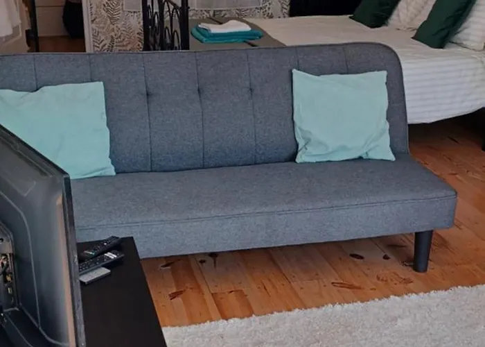 The Studio, 아파트 *