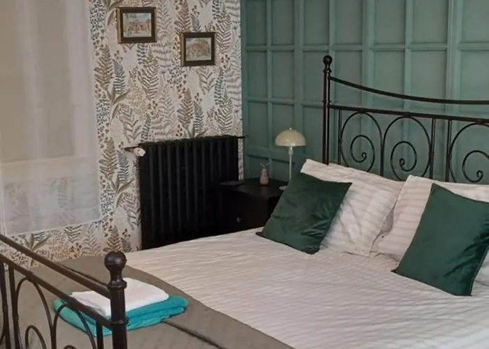 아파트 The Studio, *